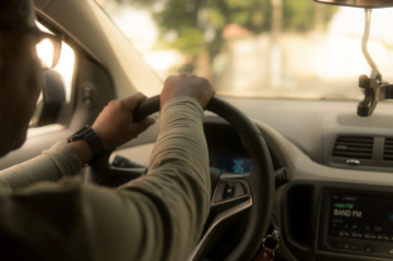 Uber condenada por dano moral e obrigada a cumprir CLT