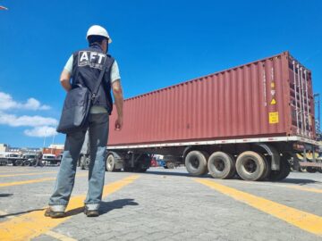 Auditoria-Fiscal do Trabalho interdita pátio de triagem no Porto de Salvador